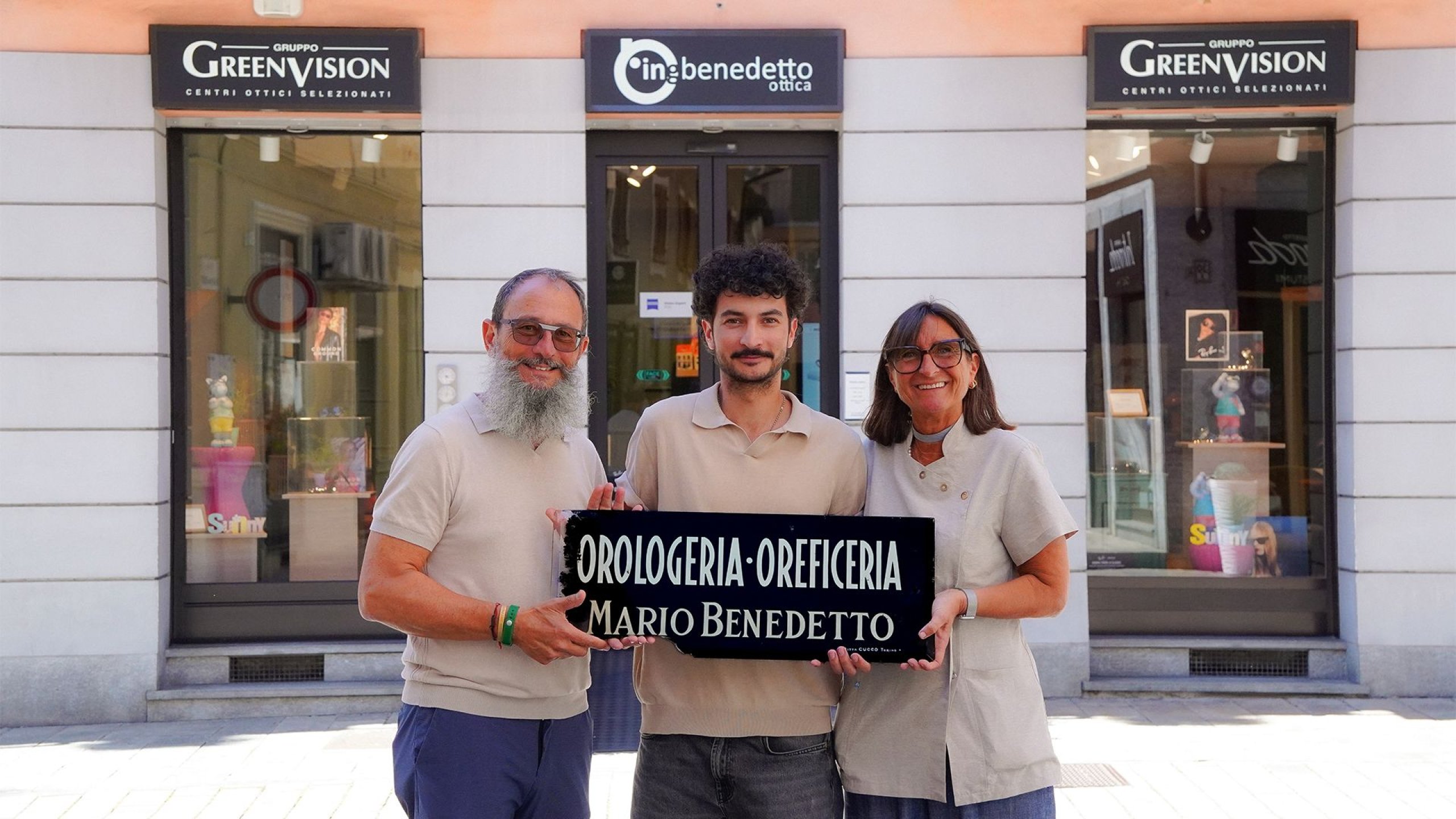 view : OIB : Storia - Visual